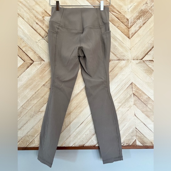 Athleta Salutation Stash Pocket 7/8 High-Waisted Leggings - Picture 5 of 6